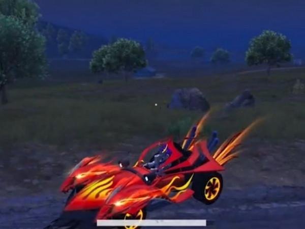 “吃雞”3款新蹦蹦面板搶先看，全身烈焰特效，合金龍骨不香了