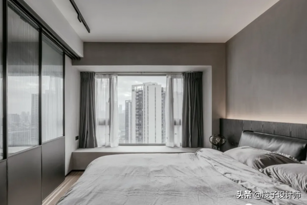 160㎡沉寂雅緻三居，只看一眼就淪陷的工業美學設計