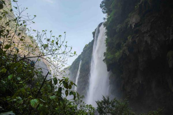 貴州不可多得的人間淨土,千泉歸壑,石奇瀑布更奇,遊客少消費低 貴州不可多得的人間淨土,千泉歸壑,石奇瀑布更奇,遊客少消費低