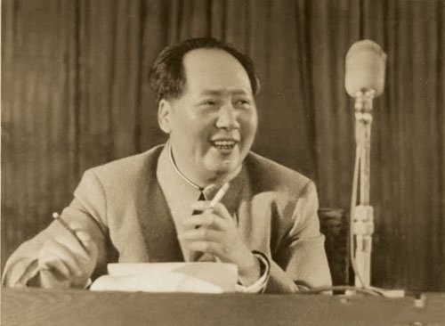 1959年國慶,一農村老婦受邀登上天安門,老婦:毛主席是我乾兒子 1959年國慶,一農村老婦受邀登上天安門,老婦:毛主席是我乾兒子