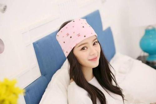 楊怡曬出全家福,首次公開小兒子正臉,為生兒子還特意改名字? 楊怡曬出全家福,首次公開小兒子正臉,為生兒子還特意改名字?