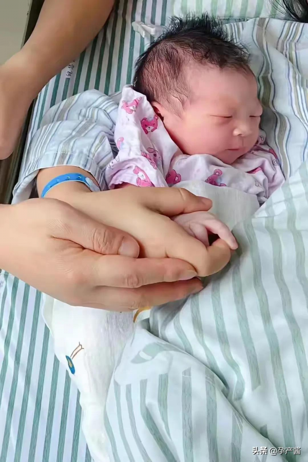 第一篇《我的剖腹產日記》:醫生按肚子按到我肋骨,我直接飈淚 第一篇《我的剖腹產日記》:醫生按肚子按到我肋骨,我直接飈淚