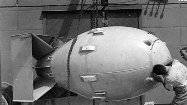 中國首枚原子彈爆炸成功，毛主席卻要求先通知日本，這究竟是為何