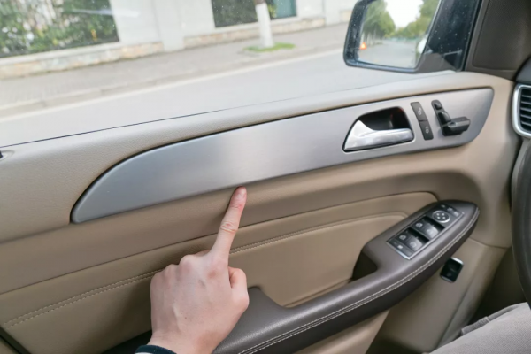 二手賓士ML320：3&period;0T&plus;7AT&plus;全時四驅，豪華SUV鼻祖，均衡之選