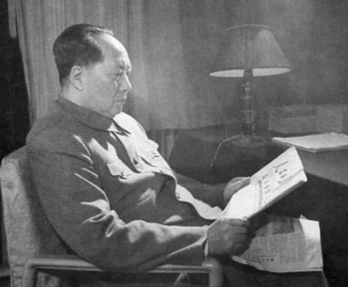 50年警衛員孫勇陪毛主席散步時，因何事主席笑著說：我給你當衛士