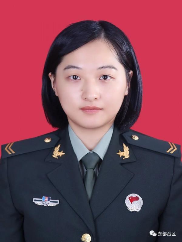 退伍兩年後，她成了軍嫂……