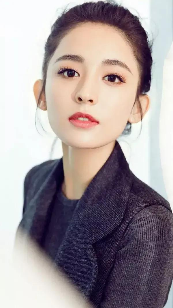 嫵媚動人的娜扎