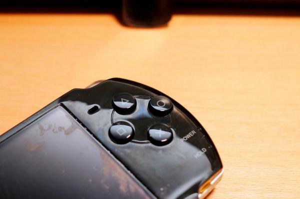 靚仔，你還記得當年的出街必備嗎？CD隨身聽、數碼相機、PSP