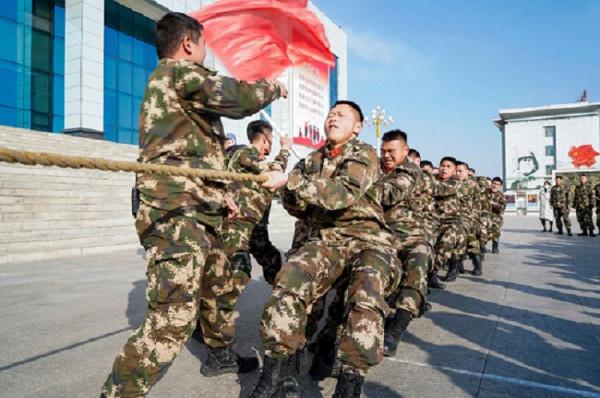 高原軍營年味濃