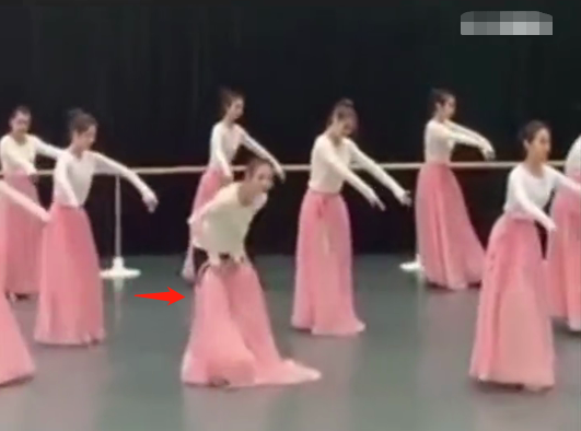 藝術生不掉鏈子，就不叫期末考試？學生：好怕監考老師叫我滾出去