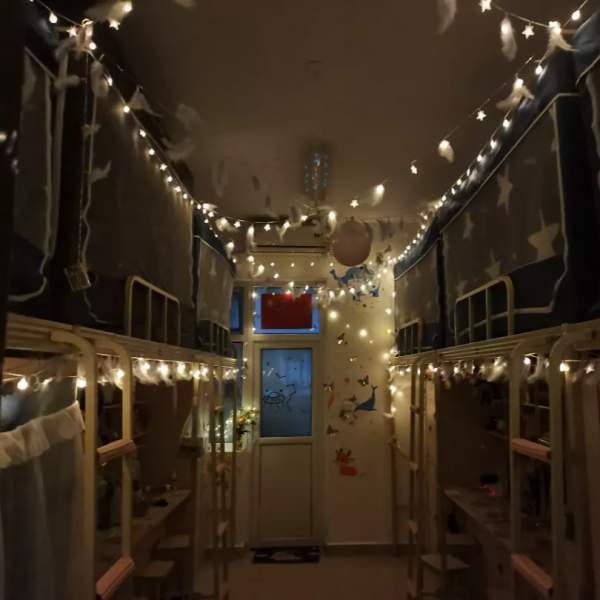 快來看看西希的寢室有多美