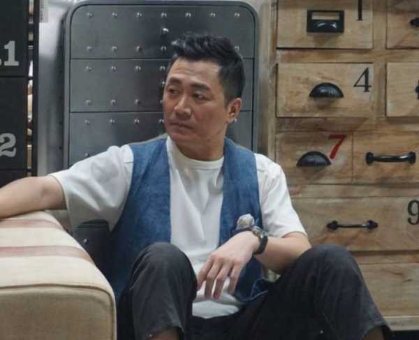 湯志偉：為娶寡婦騙原配離婚，從明星到賣蛋糕，他怎麼變成這樣？