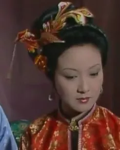 《紅樓夢》只知通靈寶玉?堪比珠寶展的大觀園,戴的珠寶大有來頭 《紅樓夢》只知通靈寶玉?堪比珠寶展的大觀園,戴的珠寶大有來頭