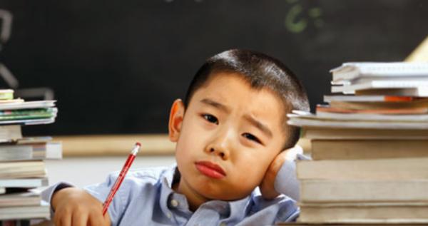 學生獎狀能開展覽，家長卻高興不起來，直言：都是廢紙不如不要