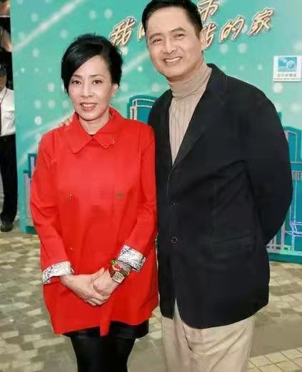 “年少不知軟飯香”，被富婆看中，卻自己奮鬥的6位男星