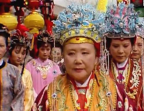 母子交鋒：賈政打寶玉為光宗耀祖，他為什麼跪地向賈母認罪？