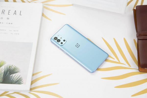 年底換新機？懂行的朋友推薦這幾款！長輩晚輩都能樂開花