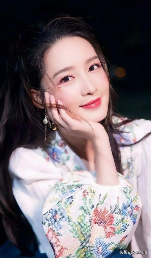 李沁現代裝美圖桌布