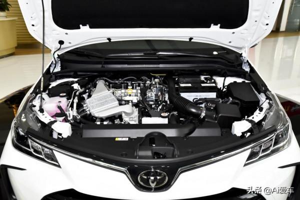 豐田家的大空間家轎，增壓油耗5.5L，又便宜又耐用，實拍卡羅拉