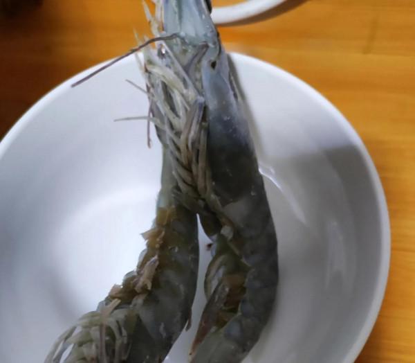 這麼冷的天喊減肥，看著電視裡的美食節目是不是自虐