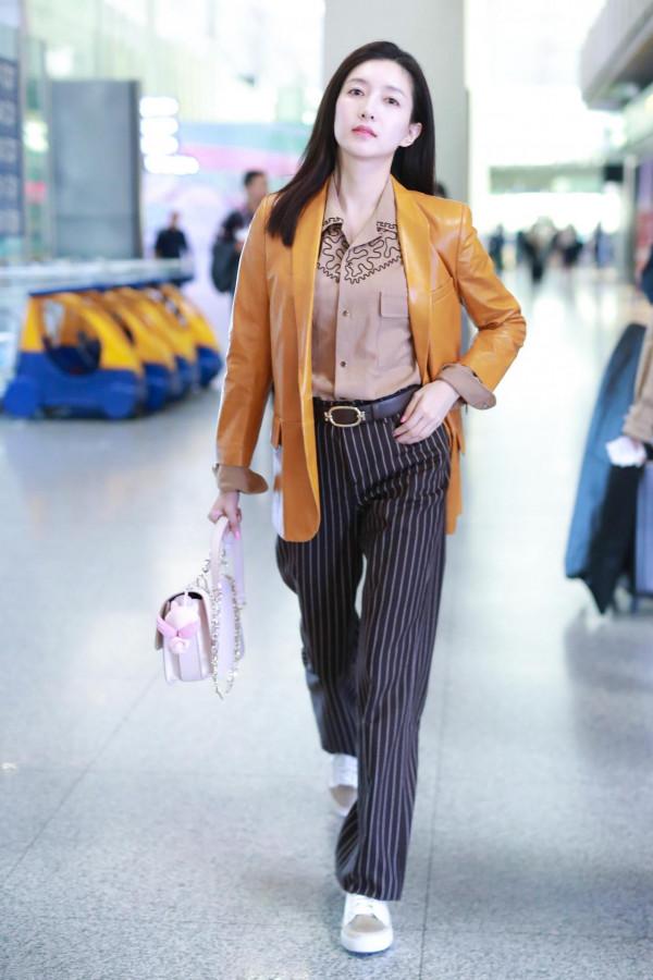 江疏影，氣質優雅，明媚動人