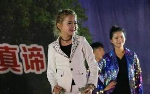 1.2米袖珍美女侯麗君，二婚嫁1.8米安徽帥小夥，準備要孩子