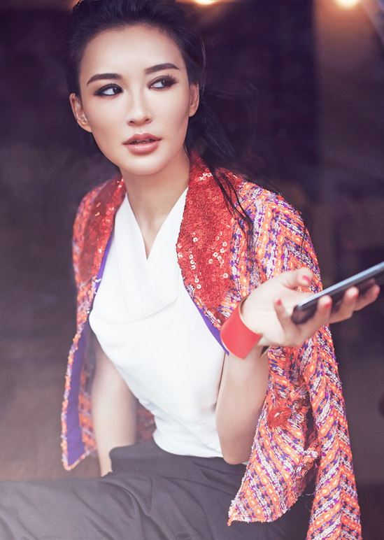 大學時懷孕生子，黃海波花600萬追她，莫小奇到底經歷了什麼？