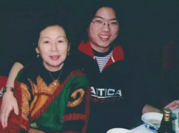 “風流才子”高曉松的混亂情史