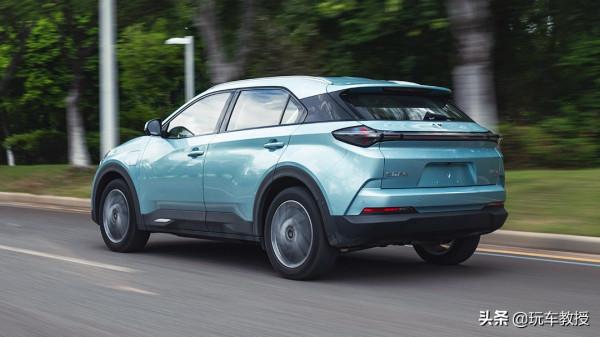 原價13.98萬 新款9.98萬！還增配！新款哪吒U夠誠意了吧？