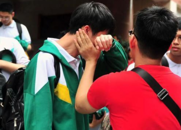 雲南694分考生被985大學退檔,家長悔不當初,2022屆考生需瞭解 雲南694分考生被985大學退檔,家長悔不當初,2022屆考生需瞭解