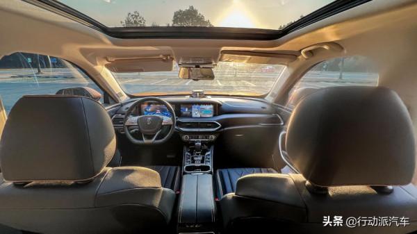 90後小夫妻自駕旅行首選 奔騰T77 Pro真香