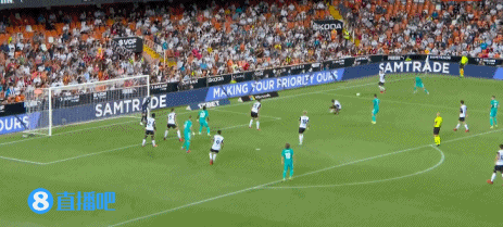 西甲-本澤馬絕殺維尼修斯傳射 皇馬3分鐘2球2-1逆轉瓦倫