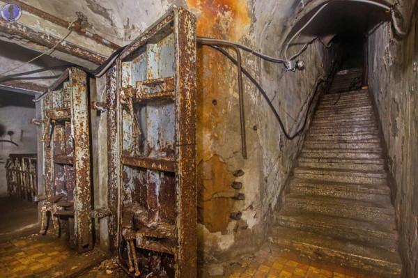 “朱可夫的掩體”，建於第二次世界大戰期間，深度為 30 米