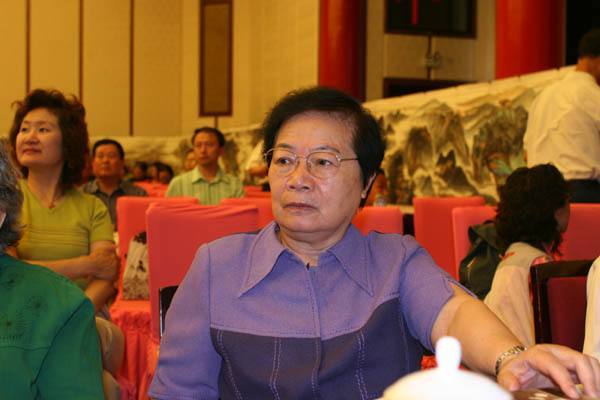 她的父親是開國元帥,自己是首位女中將,丈夫是上將,滿門皆將帥 她的父親是開國元帥,自己是首位女中將,丈夫是上將,滿門皆將帥