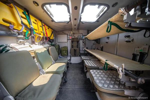 林扎保護野戰救護車抵達俄羅斯駐塔吉克軍事基地