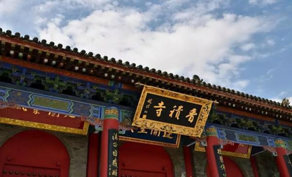 王芝霞:中年頓悟歸隱終南山,45年不見家人,自稱能與佛祖對話 王芝霞:中年頓悟歸隱終南山,45年不見家人,自稱能與佛祖對話