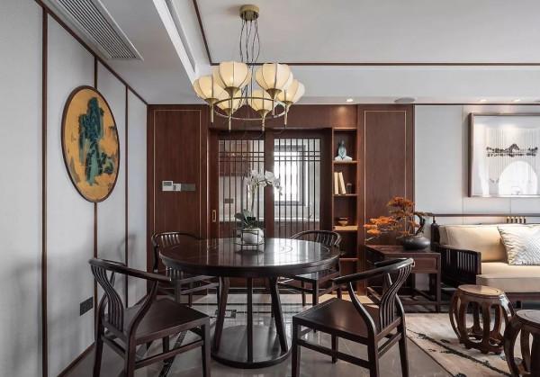 餐桌也有講究?圓桌更符合中國人傳統理念,講究圓滿,團圓氛圍 餐桌也有講究?圓桌更符合中國人傳統理念,講究圓滿,團圓氛圍