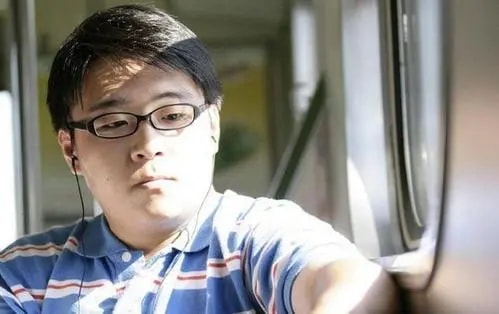 31歲郝劭文淪落到無人知，曾因親媽毀掉了一生，與釋小龍相差甚遠