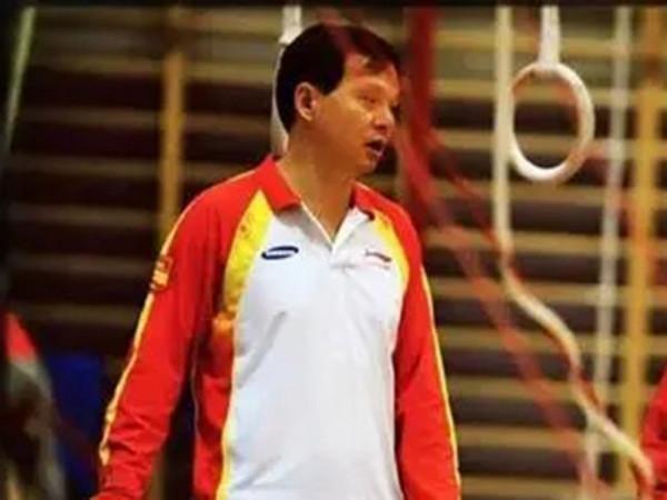 體操少女陸莉16歲奪冠，2年後因病退役，遠嫁美國20多年不改國籍