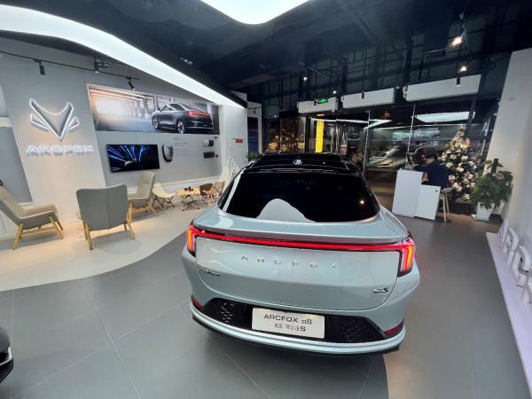 探店極狐體驗店:為什麼華為、麥格納也救不了極狐? 探店極狐體驗店:為什麼華為、麥格納也救不了極狐?