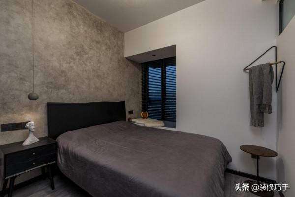 我買下了被同事挑剩下的一居室，他笑我無知，我卻如獲至寶