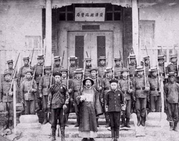 雙槍老太婆被判槍決，周總理親自出面求情，主席：善待她的家人