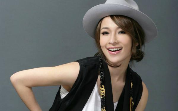 8位女星化妝前後區別大,與普通人只有一個“後期”的差距 8位女星化妝前後區別大,與普通人只有一個“後期”的差距