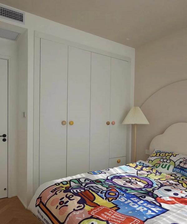 堅持全屋“黑白配”的小夫妻,把家裝修的極簡純粹,裝出大宅範 堅持全屋“黑白配”的小夫妻,把家裝修的極簡純粹,裝出大宅範