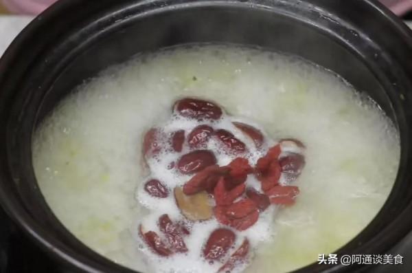 學會一招,做出來的紅棗銀耳湯好喝不膩、口感軟嫩順滑全家都愛喝 學會一招,做出來的紅棗銀耳湯好喝不膩、口感軟嫩順滑全家都愛喝