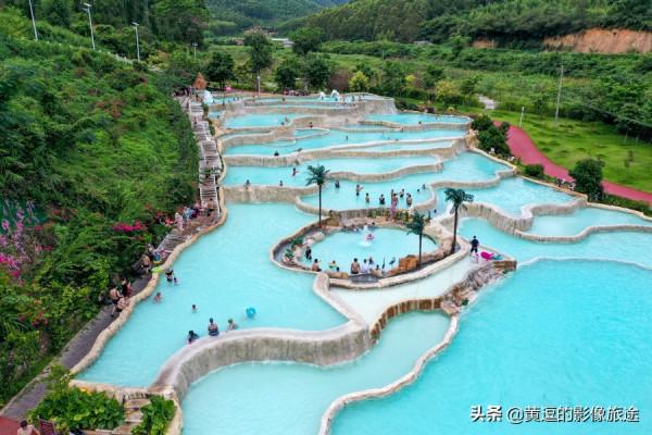 航拍廣西版“棉花堡”溫泉 碧藍如玉宛如層層梯田 航拍廣西版“棉花堡”溫泉 碧藍如玉宛如層層梯田