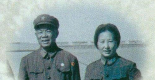 解放海南島，登陸名單上全是副職，韓先楚看後大怒，說：我上