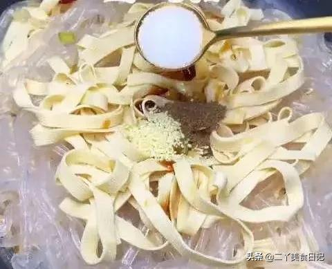 天冷了，推薦這道熱乎乎的燉菜，軟爛鮮香營養全，大人小孩都愛吃