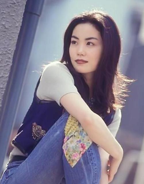 女神王菲，終究活成了我想活成卻不敢活成的樣子