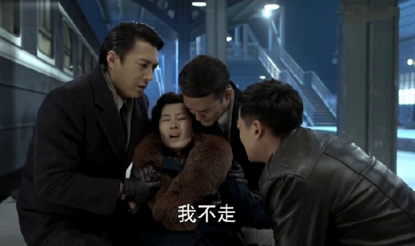 偽裝者：明鏡死在三個弟弟面前，也改變了明家兄弟的未來